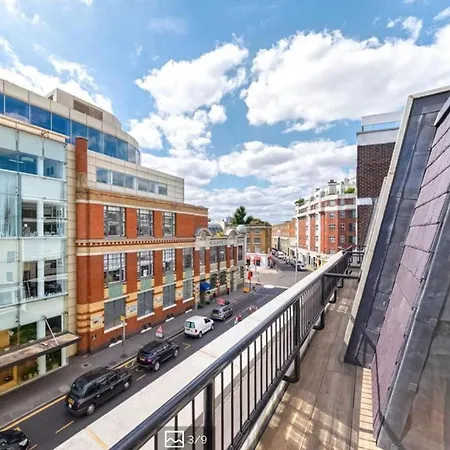 3 Bedroom Penthouse With Balcony Лондон Экстерьер фото