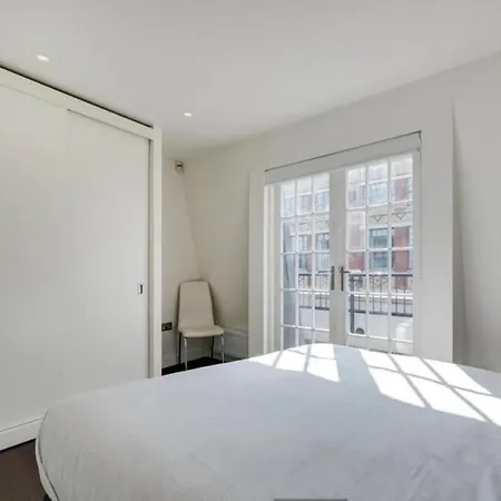 3 Bedroom Penthouse With Balcony Лондон Экстерьер фото