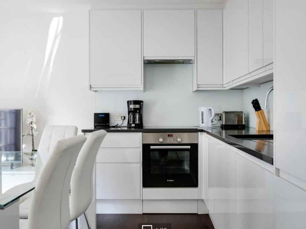3 Bedroom Penthouse With Balcony Apartamento Londres